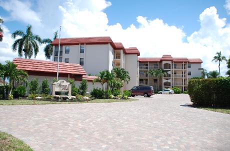 Breezy Point condo building on Marco Island
