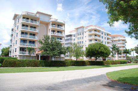 Courtyard Towers condo building on Marco Island