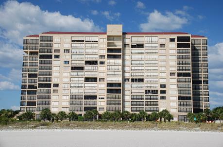 Crescent Beach condo building on Marco Island