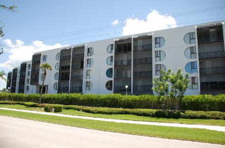 Grandview condo building on Marco Island