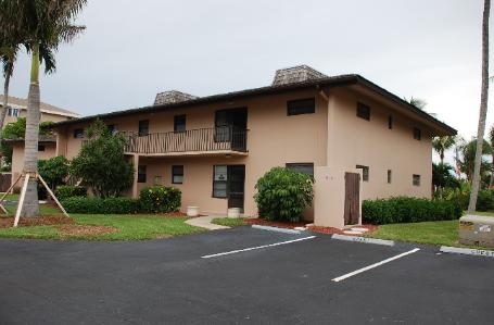 Lido Club condo building on Marco Island