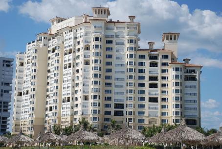 Madeira condo building on Marco Island