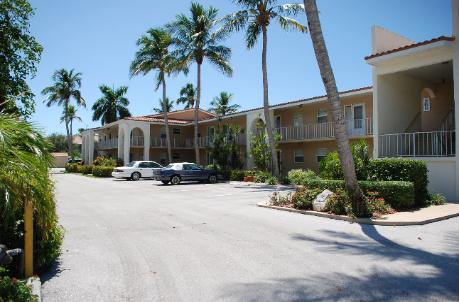 Marco Vista condo building on Marco Island