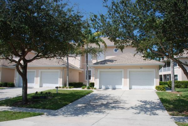 Palm Paradise condo building on Marco Island