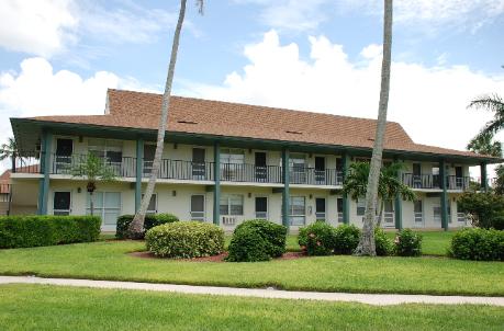 Seabreeze West condo building on Marco Island