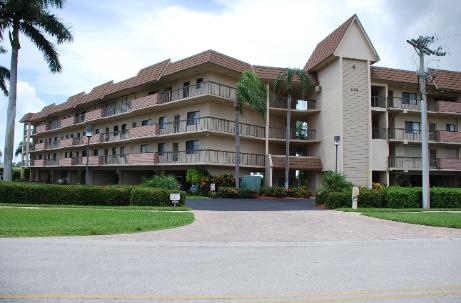 Smokehouse Harbour condo building on Marco Island