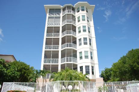 Sun Harbour Club condo building on Marco Island