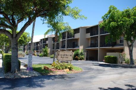 Townhouse Square condo building on Marco Island
