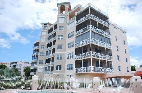 Vista Del Sol condo building on Marco Island
