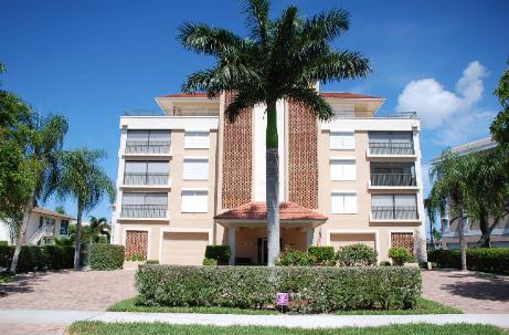 Voyager condo building on Marco Island