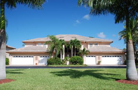 Waterway Pointe condo building on Marco Island